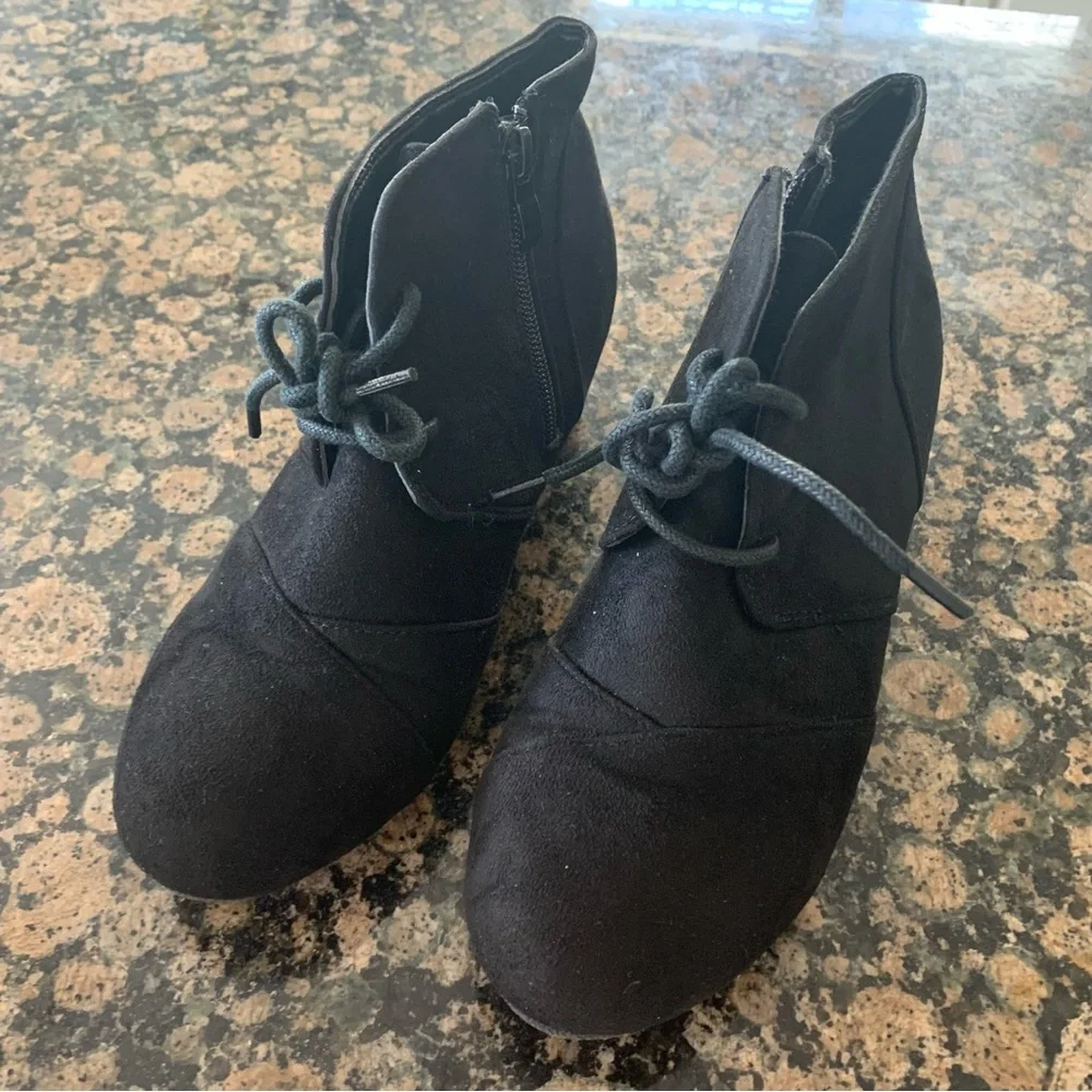 Black Suede Wedge Boots by Dream Pairs size 4
